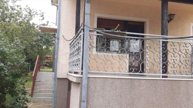 Kuća, četvoroiposoban, Prodaja, 200m2, Sremčica, Čukarica, Cokesinska