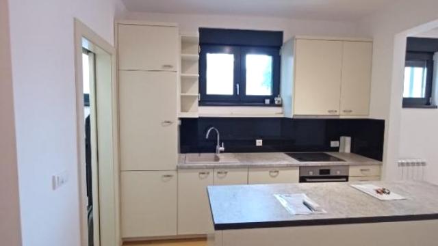Poslovni prostor, Troiposoban, Izdavanje, 84m2, Kalenić pijaca, Vračar, Novopazarska