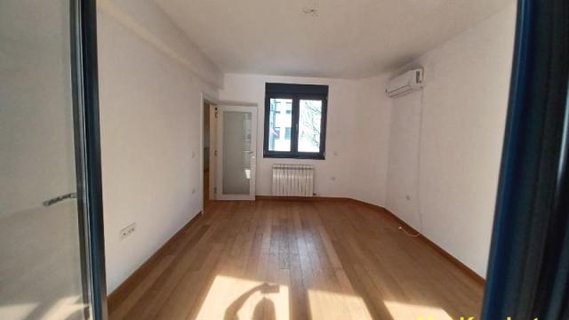 Poslovni prostor, Troiposoban, Izdavanje, 84m2, Kalenić pijaca, Vračar, Novopazarska