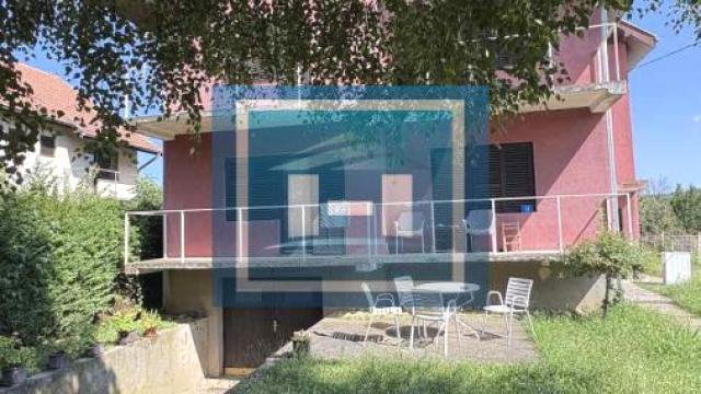 Kuća, četvorosoban, Prodaja, 250m2, Kolonija, Gradska lokacija, Jagodina