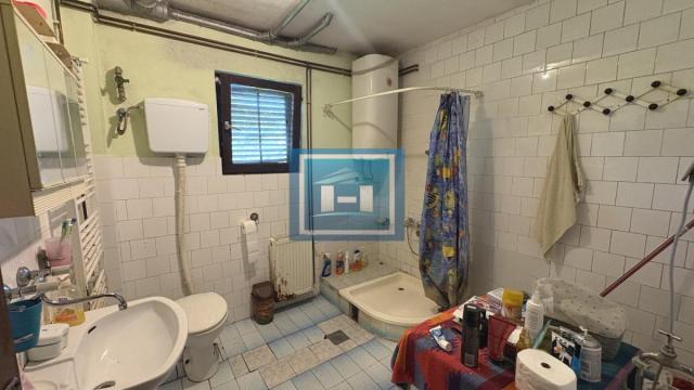 Kuća, četvorosoban, Prodaja, 250m2, Kolonija, Gradska lokacija, Jagodina