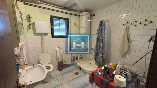 Kuća, četvorosoban, Prodaja, 250m2, Kolonija, Gradska lokacija, Jagodina