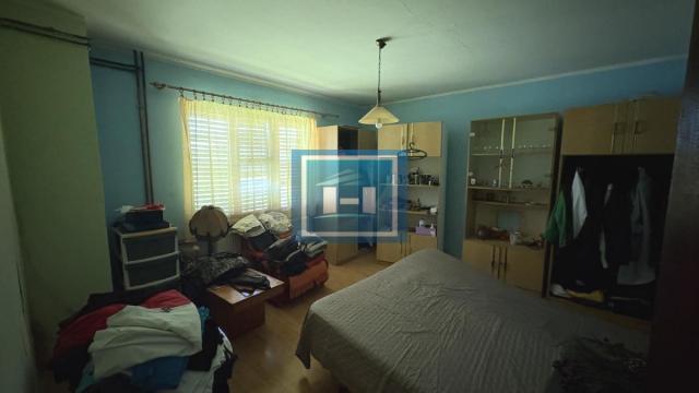 Kuća, četvorosoban, Prodaja, 250m2, Kolonija, Gradska lokacija, Jagodina