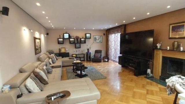 Stan, Petosoban, Prodaja, 400m2, Banovo brdo, Čukarica, Zimonjićeva