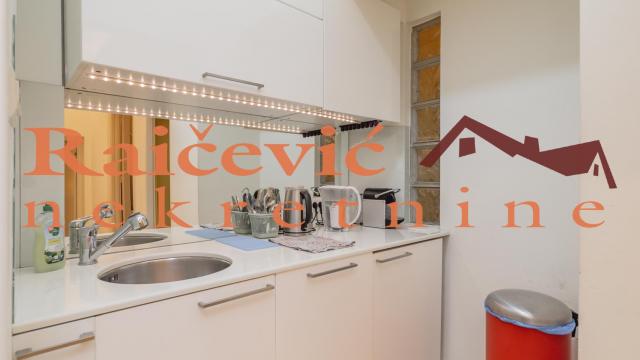 Stan, četvorosoban, Prodaja, 82m2, Centar, Stari grad, Dositejeva