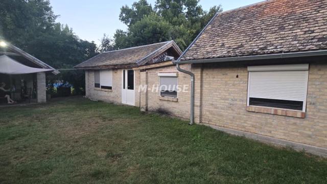 Kuća, Dvosoban, Prodaja, 50m2, Širi centar, Gradska lokacija, Apatin