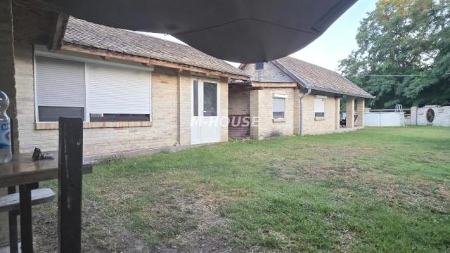 Kuća, Dvosoban, Prodaja, 50m2, Širi centar, Gradska lokacija, Apatin