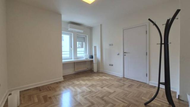 Stan, Petosoban, Izdavanje, 142m2, Gospodar Jovanova
