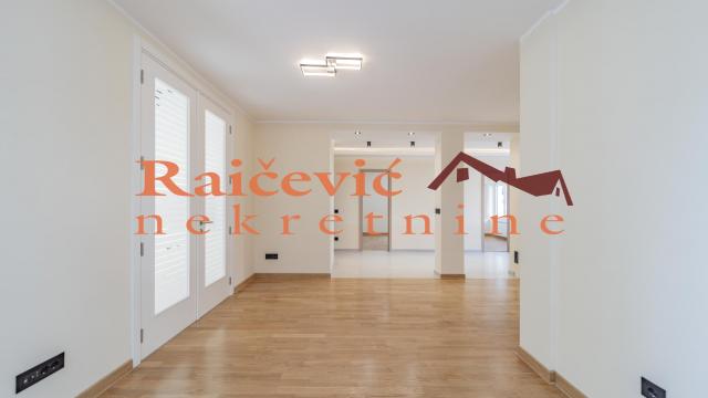 Stan, četvoroiposoban, Prodaja, 123m2, Voždovac, Nikole Djurkovica
