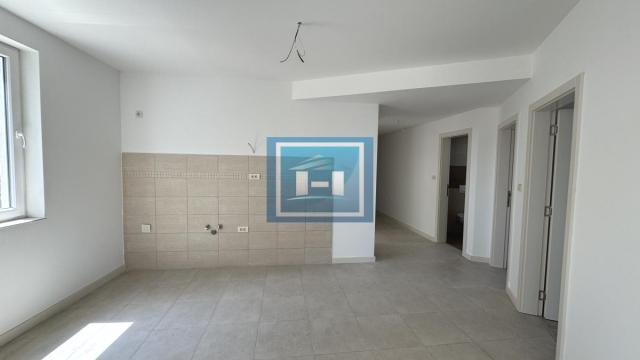 Stan, četvorosoban, Prodaja, 97m2, Centar, Gradska lokacija, Paraćin