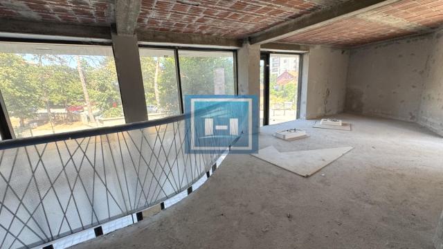 Poslovni prostor, Izdavanje, 215m2, Centar, Gradska lokacija, Paraćin