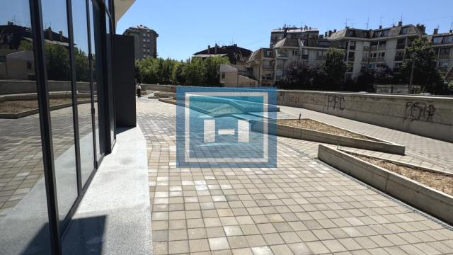 Poslovni prostor, Izdavanje, 240m2, Centar, Gradska lokacija, Paraćin