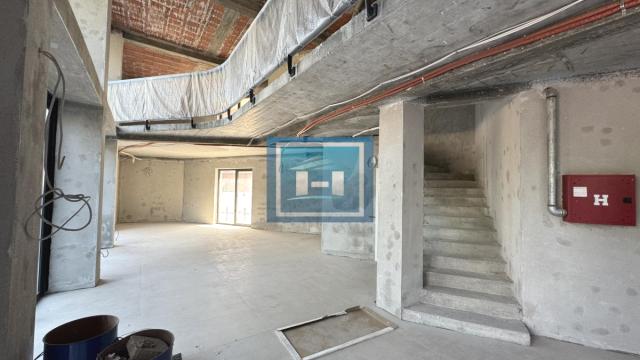Poslovni prostor, Izdavanje, 240m2, Centar, Gradska lokacija, Paraćin