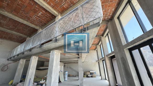 Poslovni prostor, Izdavanje, 240m2, Centar, Gradska lokacija, Paraćin