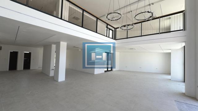 Poslovni prostor, Izdavanje, 255m2, Centar, Gradska lokacija, Paraćin