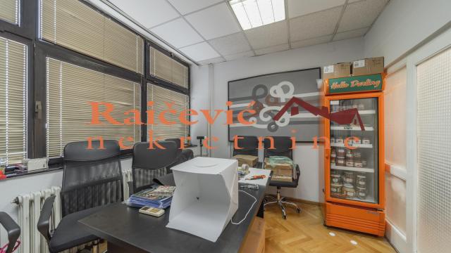 Poslovni prostor, Izdavanje, 315m2, Banovo brdo, Čukarica, Pozeska