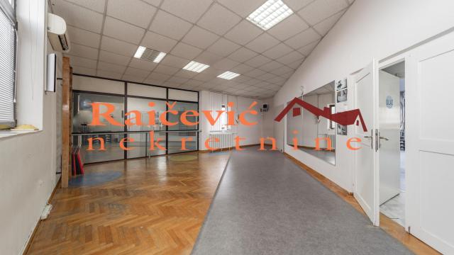 Poslovni prostor, Izdavanje, 273m2, Banovo brdo, Čukarica, Pozeska