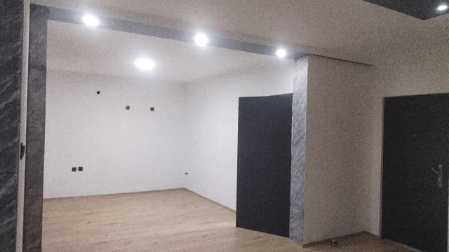 Poslovni prostor, Jednosoban, Izdavanje, 55m2, Sremčica, Čukarica, Beogradska