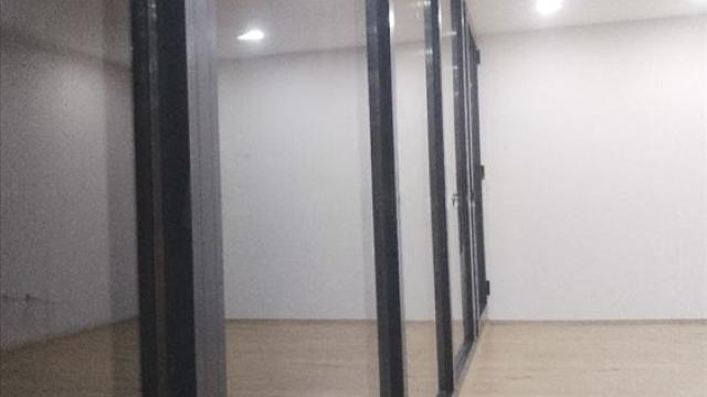 Poslovni prostor, Jednosoban, Izdavanje, 55m2, Sremčica, Čukarica, Beogradska