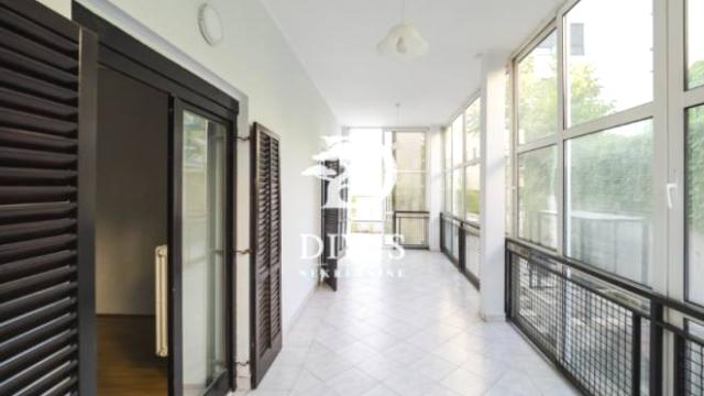 Kuća, četvorosoban, Izdavanje, 550m2, Milovana Marinkovića