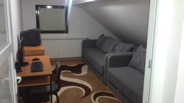Stan, Dvosoban, Izdavanje, 80m2, Gradska lokacija, Višegradska