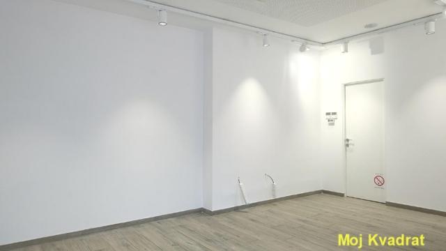 Poslovni prostor, Izdavanje, 75m2, Blok 44 (TC Piramida), Novi Beograd, Jurija Gagarina