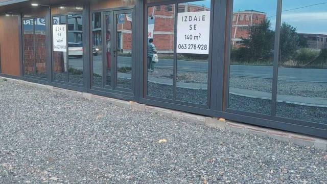 Poslovni prostor, Jednosoban, Izdavanje, 140m2, Surčin, Vojvodjanska 370
