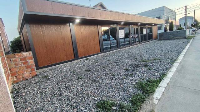 Poslovni prostor, Jednosoban, Izdavanje, 140m2, Surčin, Vojvodjanska 370