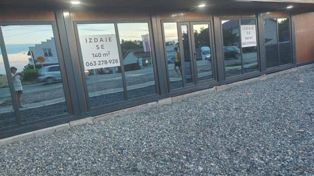Poslovni prostor, Jednosoban, Izdavanje, 140m2, Surčin, Vojvodjanska 370
