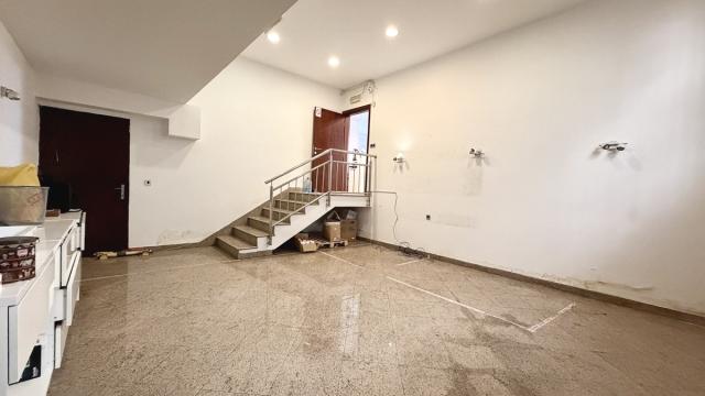 Poslovni prostor, Dvosoban, Izdavanje, 103m2, Bulevar Oslobođenja