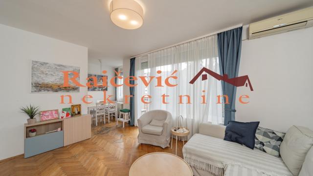 Stan, Trosoban, Prodaja, 69m2, Crveni krst, Vračar, Sumatovacka