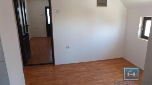 Kuća, Petosoban, Prodaja, 350m2, Gradska lokacija, Ćuprija
