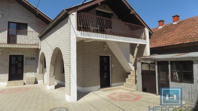 Kuća, Petosoban, Prodaja, 350m2, Gradska lokacija, Ćuprija