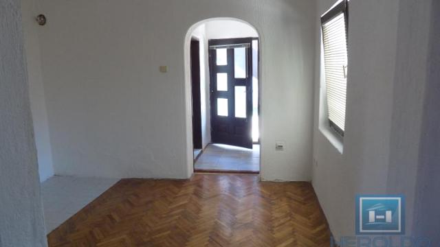 Kuća, Petosoban, Prodaja, 350m2, Gradska lokacija, Ćuprija