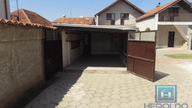 Kuća, Petosoban, Prodaja, 350m2, Gradska lokacija, Ćuprija