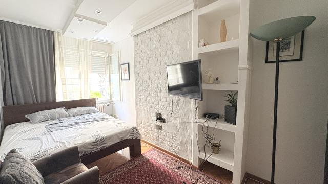 Stan, Dvoiposoban, Izdavanje, 44m2, Niška
