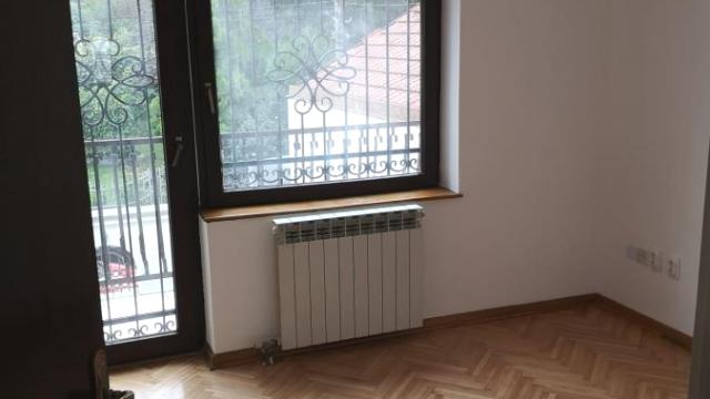 Kuća, Izdavanje, 260m2, Lekino brdo, Voždovac, Gospodara Vučića
