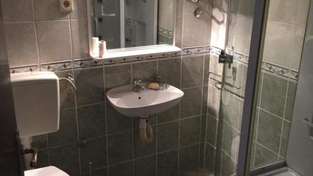 Kuća, Izdavanje, 260m2, Lekino brdo, Voždovac, Gospodara Vučića