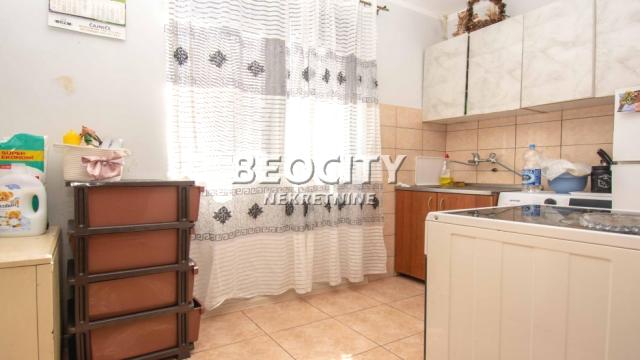 Kuća, Trosoban, Prodaja, 70m2, Ugrinovci, Zemun, Zemunska
