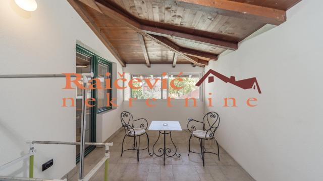 Poslovni prostor, Izdavanje, 152m2, Voždovac, Vojvode Stepe