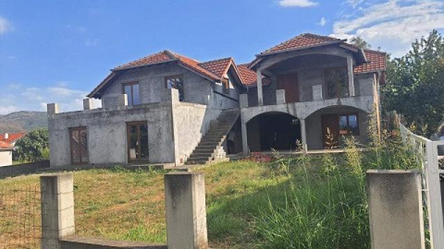 Kuća, Petosoban i veći, Prodaja, 300m2, Nemanjina
