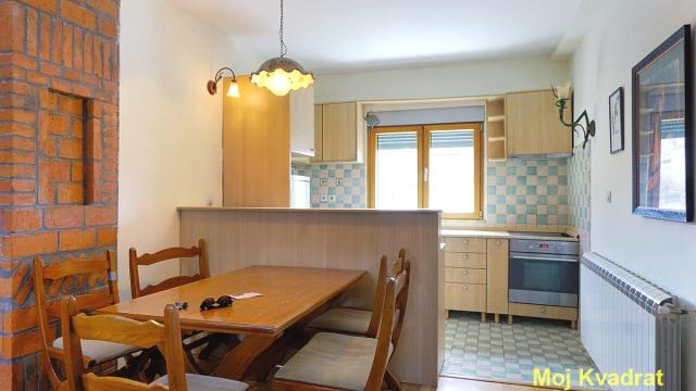 Stan, Trosoban, Prodaja, 78m2, Atelje 212, Stari grad, Milutina Bojića
