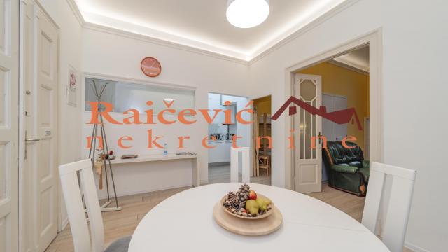 Stan, četvorosoban, Prodaja, 82m2, Centar, Stari grad, Dositejeva