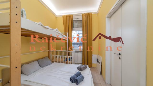 Stan, četvorosoban, Prodaja, 82m2, Centar, Stari grad, Dositejeva