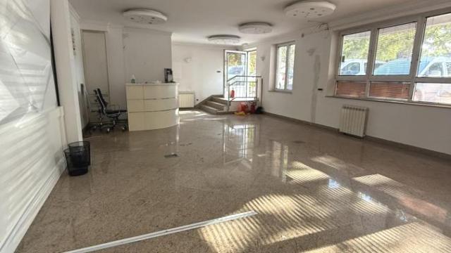 Poslovni prostor, Izdavanje, 103m2, FON - Bilećka, Voždovac, Bulevar oslobođenja