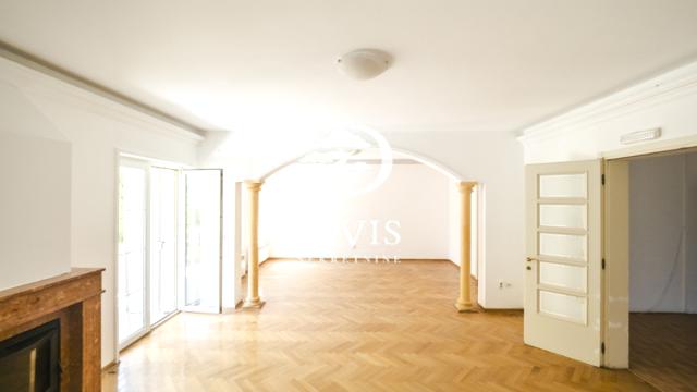 Kuća, Petosoban i veći, Izdavanje, 290m2, Valterova