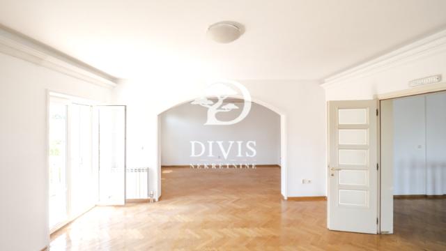 Kuća, Petosoban i veći, Izdavanje, 290m2, Valterova