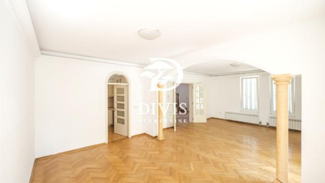Kuća, Petosoban i veći, Izdavanje, 290m2, Valterova