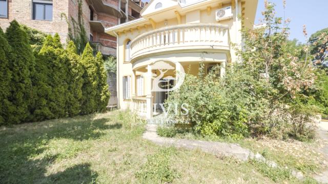 Kuća, Petosoban i veći, Izdavanje, 290m2, Valterova
