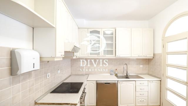 Kuća, Petosoban i veći, Izdavanje, 290m2, Valterova